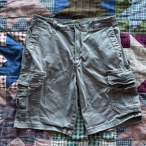 🩶LIGHT GREY UNIONBAY CARGO SHORTS🩶